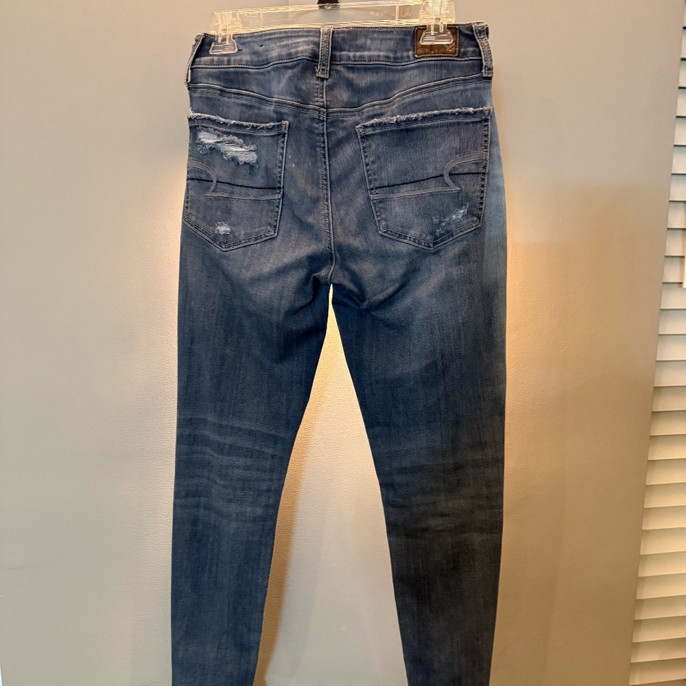 Distressed Jeans - Picture 3 of 6